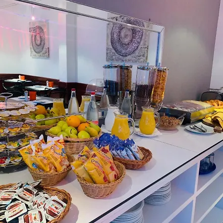 Gamper فندق بيلينزونا